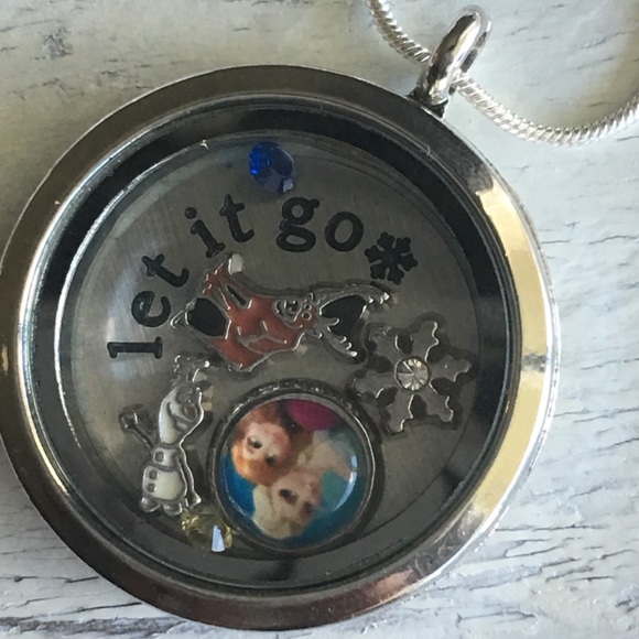Frozen Silver Memory Locket - Picture 2 of 2